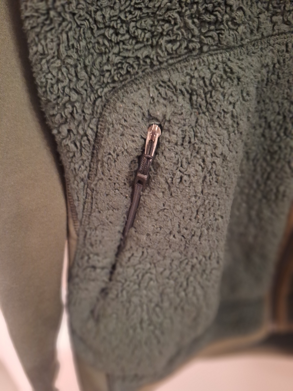 Patagonia Green Full-Zip Hooded Fleece Jacket - Picture 7 of 8